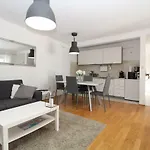 Mirrors Apartman Fiume