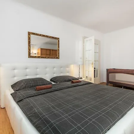 Apartmán Mirrors